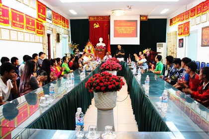 Đoàn cán bộ Sở Giáo dục thể thao tỉnh Luông Nậm Thà nước CHDCND Lào thăm và làm việc với lãnh đạo trường CĐ Kinh tế-Tài chính Thái Nguyên.